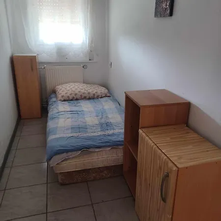 Gasthof Tapolcai Belvarosi Kedvezoe Aras *